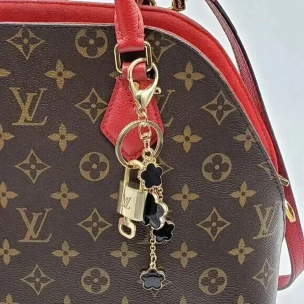 Authentic Louis Vuitton Gold Lock 🔒 Keychain Bag Unbranded Flower Charm LV